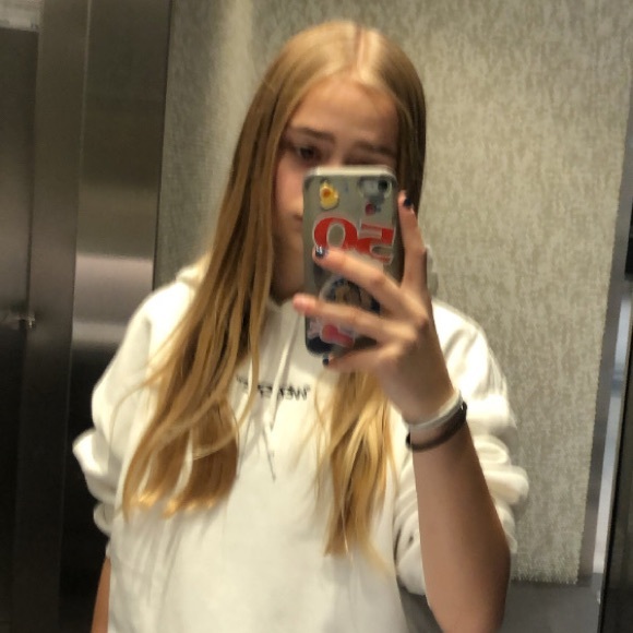 Meet your Posher, Laurianne - Picture 1 of 1